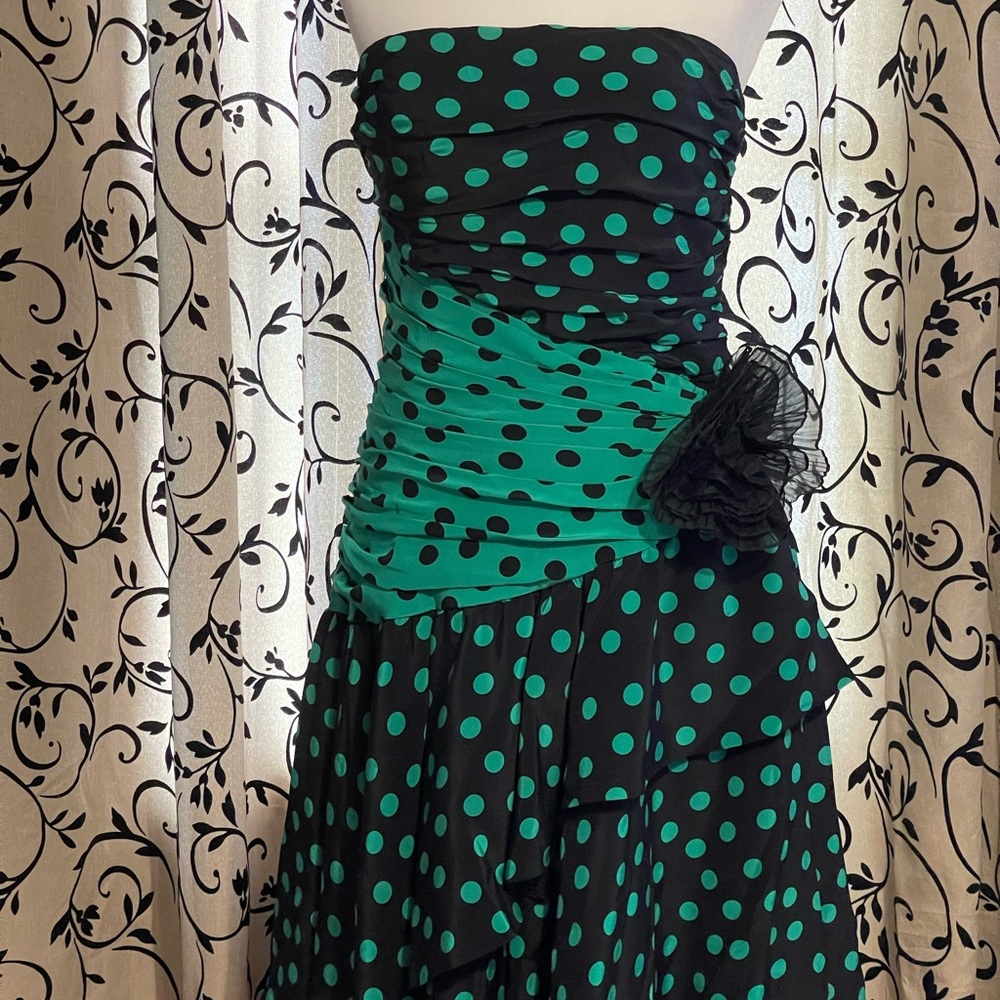 Liz Elana 12 Strapless 100% Silk Fit and Flare